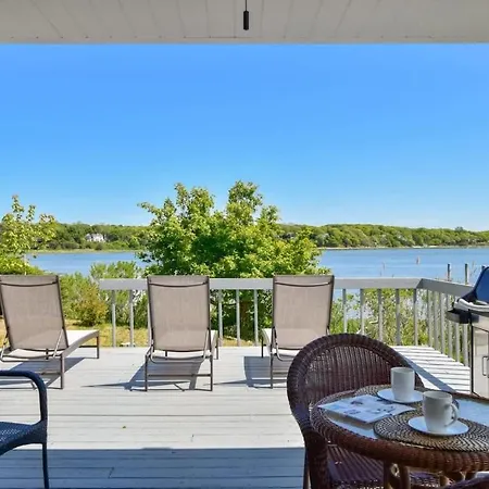 Villa Waterfront With Private Dock